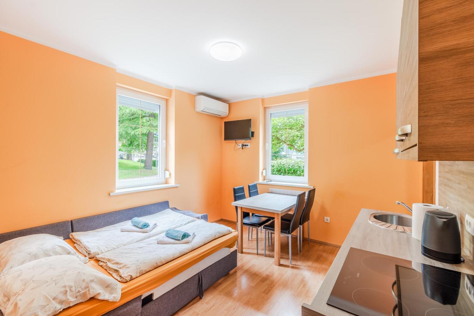 Apartments Orhideja โทลมิน ภายนอก รูปภาพ